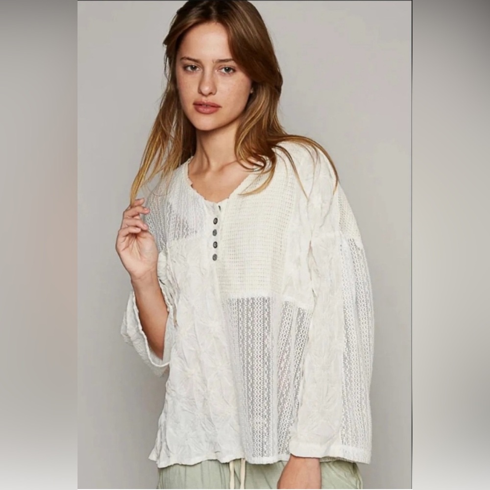 🔥NEW! POL Cream Textured Lace Women's Top Sz. Large